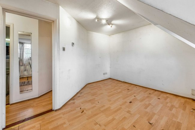 9 Princess Court, Alexandra Road, Farnborough, Hampshire, GU14 6EE 2