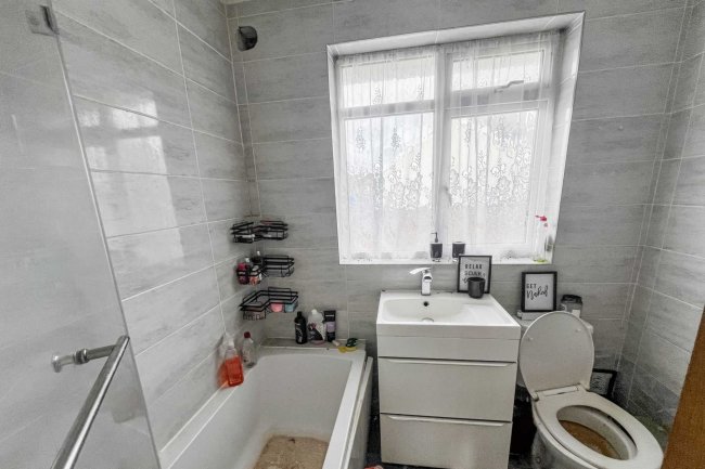 66 Penrith Road, Thornton Heath, Surrey, CR7 8PL 8