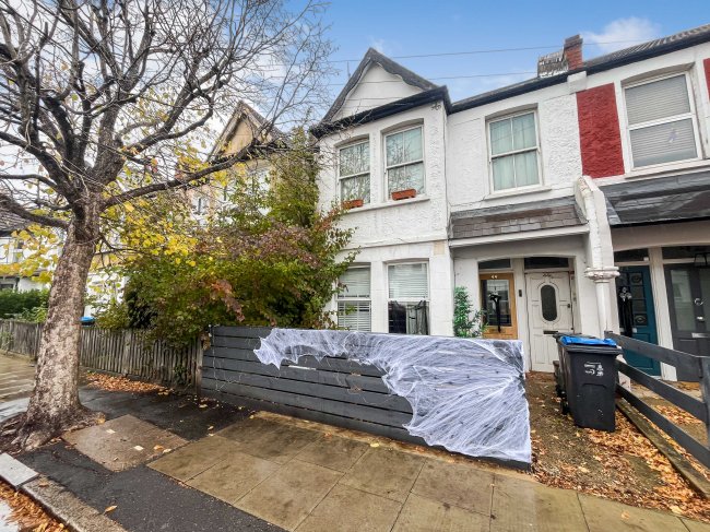 44 44a Clarendon Road, Wimbledon SW19 2DU 2