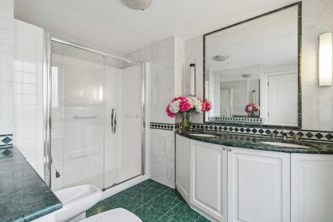 Flat 22, Peninsula Heights, 93 Albert Embankment, Vauxhall, London, SE1 7TY 3