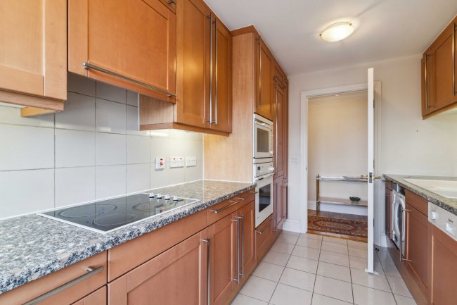 Flat 22, Peninsula Heights, 93 Albert Embankment, Vauxhall, London, SE1 7TY 3