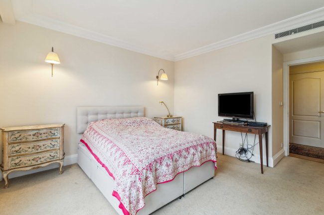 Flat 22, Peninsula Heights, 93 Albert Embankment, Vauxhall, London, SE1 7TY 3