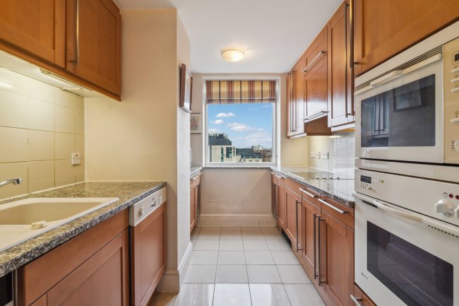 Flat 22, Peninsula Heights, 93 Albert Embankment, Vauxhall, London, SE1 7TY 3