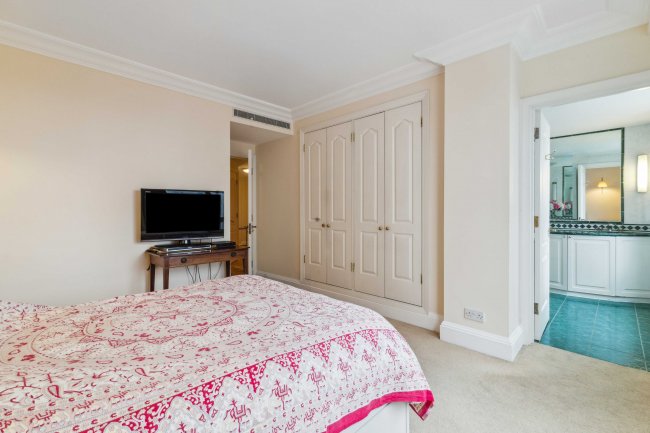 Flat 22, Peninsula Heights, 93 Albert Embankment, Vauxhall, London, SE1 7TY 3