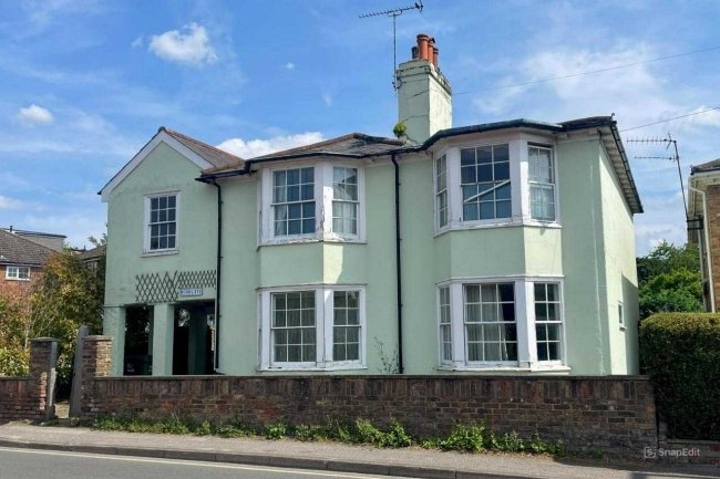 Woodgate, London Road, Epsom, Surrey, KT17 2BB 3