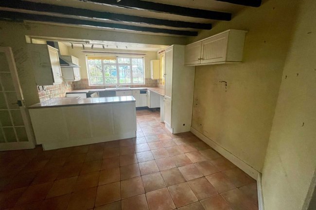 Woodgate, London Road, Epsom, Surrey, KT17 2BB 3