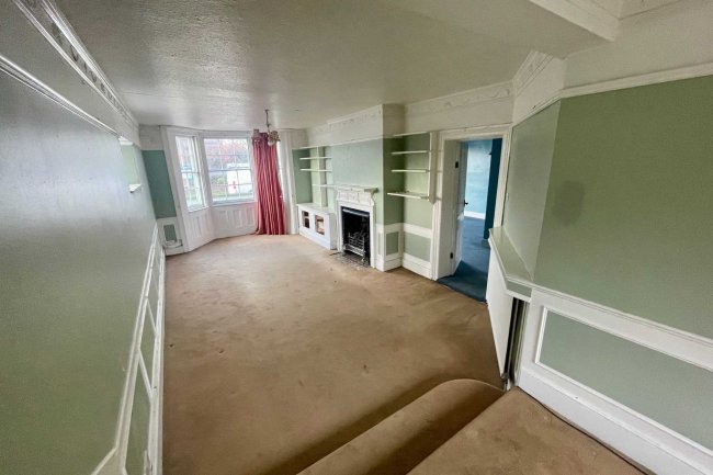 Woodgate, London Road, Epsom, Surrey, KT17 2BB 3