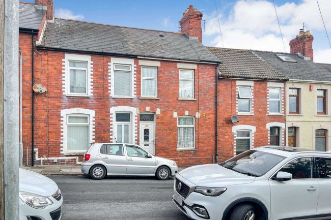 124 Phyllis Street, Barry, Wales CF62 5UU 3
