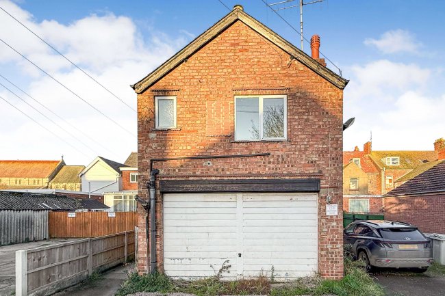 34A Scarbrough Avenue, Skegness, PE25 2TA 10