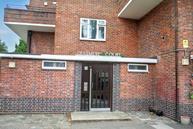 12 Grasmere Court, Verdun Road, Barnes, London SW13 9AU 10