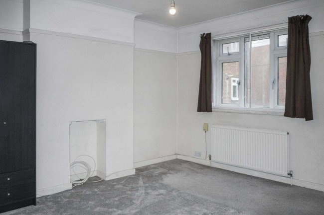 12 Grasmere Court, Verdun Road, Barnes, London SW13 9AU 10