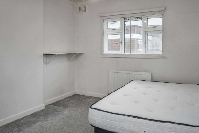 12 Grasmere Court, Verdun Road, Barnes, London SW13 9AU 10