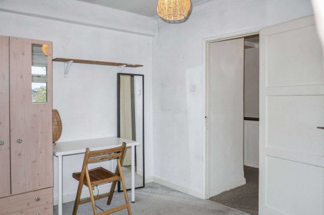 12 Grasmere Court, Verdun Road, Barnes, London SW13 9AU 10