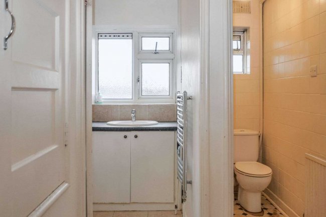 12 Grasmere Court, Verdun Road, Barnes, London SW13 9AU 10