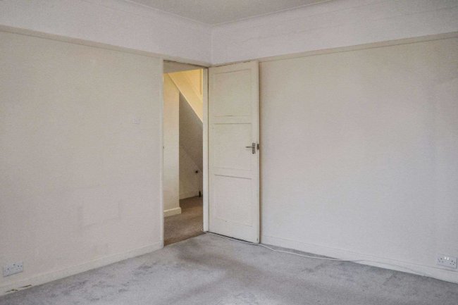 12 Grasmere Court, Verdun Road, Barnes, London SW13 9AU 10