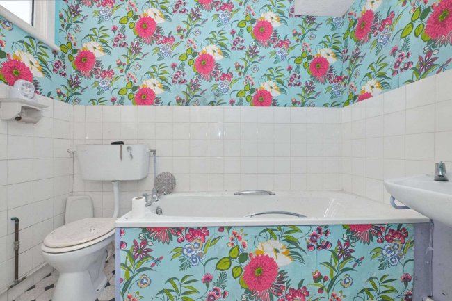 1 ,1A, 2 Mount Zion, Benfleet, Essex SS7 2AR 6