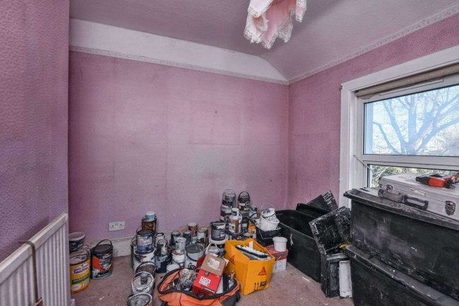 1 ,1A, 2 Mount Zion, Benfleet, Essex SS7 2AR 6