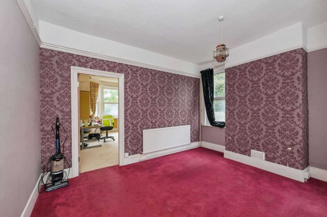 1 ,1A, 2 Mount Zion, Benfleet, Essex SS7 2AR 6