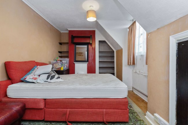 419A Kingston Road, Epsom, KT19 0BT 6