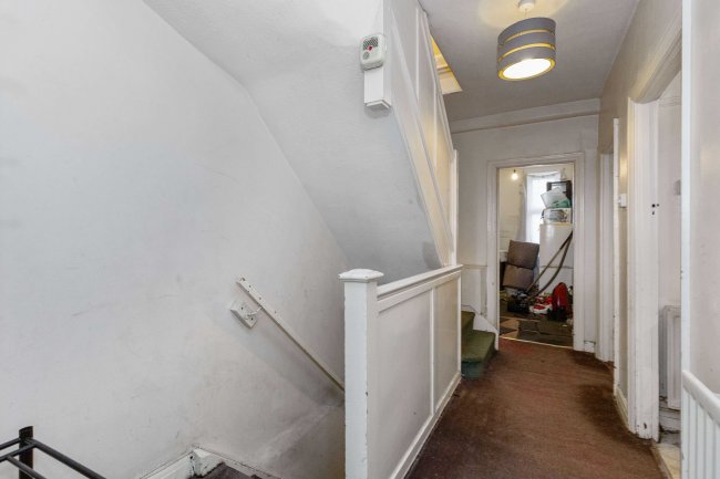 419A Kingston Road, Epsom, KT19 0BT 6