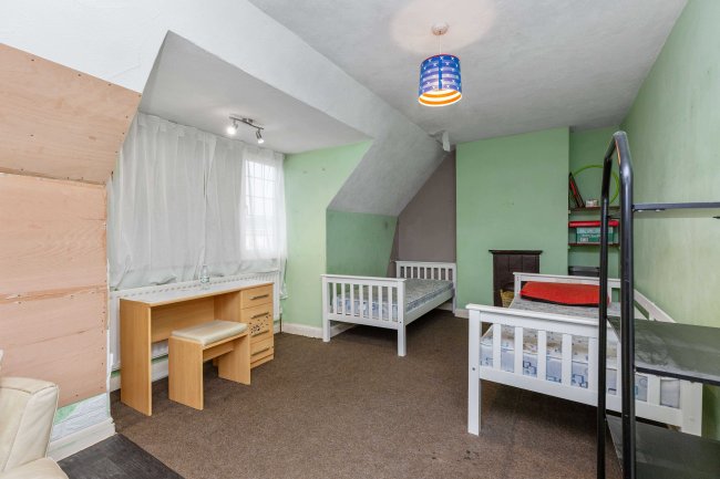 419A Kingston Road, Epsom, KT19 0BT 6