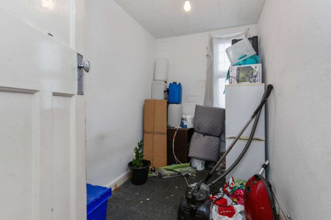 419A Kingston Road, Epsom, KT19 0BT 6