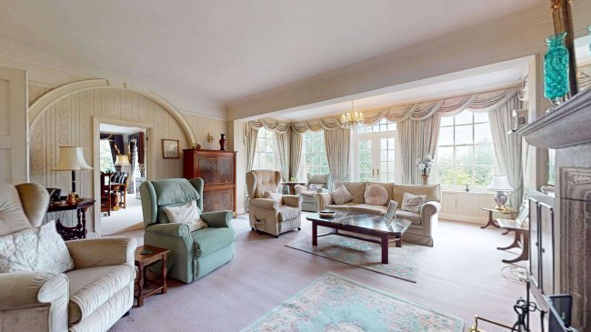 Sowberry Court, Moulsford, Wallingford, Oxfordshire OX10 9JG 3