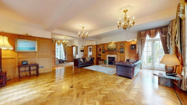 Sowberry Court, Moulsford, Wallingford, Oxfordshire OX10 9JG 3