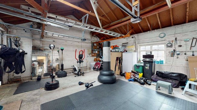 Sowberry Court, Moulsford, Wallingford, Oxfordshire OX10 9JG 3