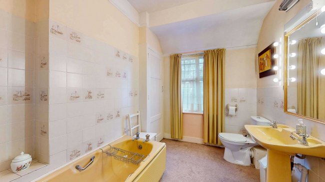 Sowberry Court, Moulsford, Wallingford, Oxfordshire OX10 9JG 3