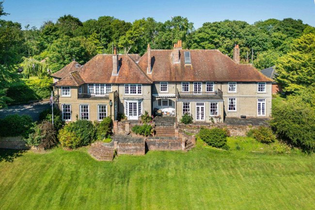 Sowberry Court, Moulsford, Wallingford, Oxfordshire OX10 9JG 3