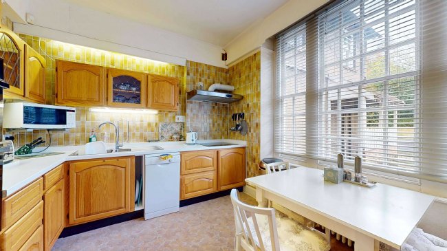 Sowberry Court, Moulsford, Wallingford, Oxfordshire OX10 9JG 3