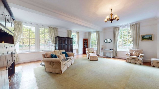 Sowberry Court, Moulsford, Wallingford, Oxfordshire OX10 9JG 3