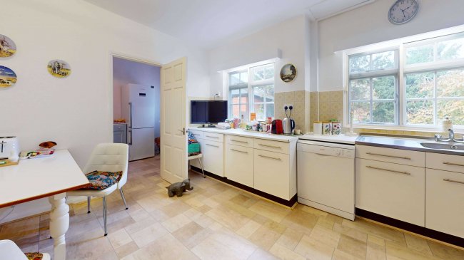 Sowberry Court, Moulsford, Wallingford, Oxfordshire OX10 9JG 3