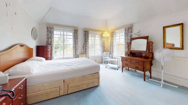 Sowberry Court, Moulsford, Wallingford, Oxfordshire OX10 9JG 3