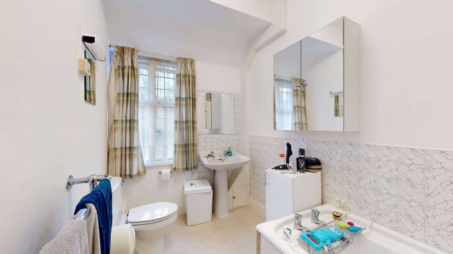 Sowberry Court, Moulsford, Wallingford, Oxfordshire OX10 9JG 3