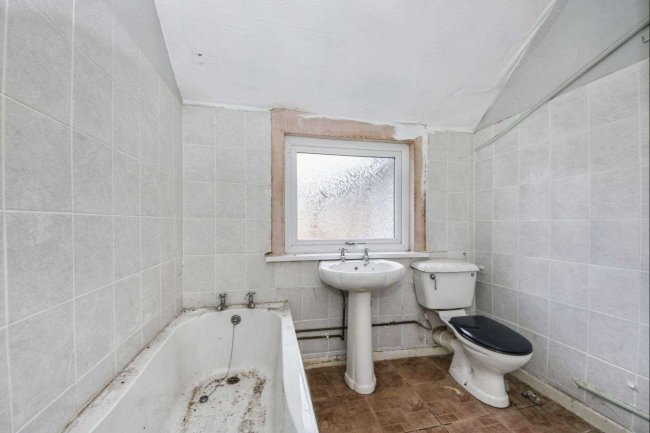 249 Lichfield Road, Mere Green, Sutton Coldfield B74 2XD 6