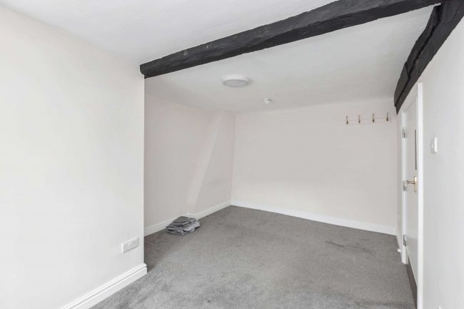 107 High Street, Witney, Oxfordshire, OX28 6HY 5