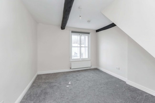 107 High Street, Witney, Oxfordshire, OX28 6HY 5