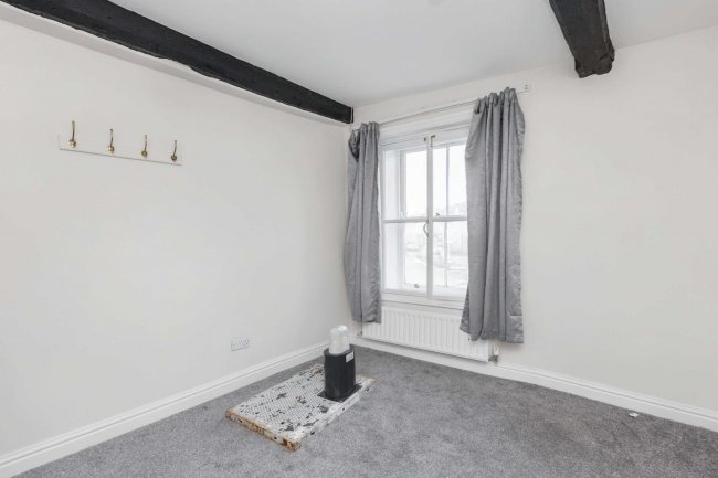 107 High Street, Witney, Oxfordshire, OX28 6HY 5