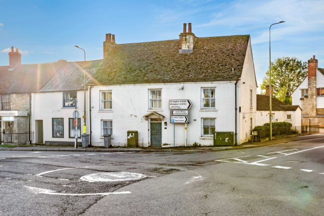 107 High Street, Witney, Oxfordshire, OX28 6HY 5