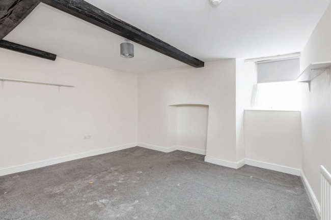 107 High Street, Witney, Oxfordshire, OX28 6HY 5