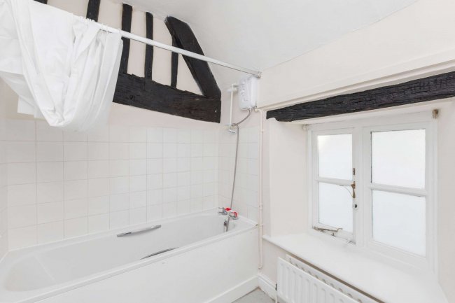 107 High Street, Witney, Oxfordshire, OX28 6HY 5