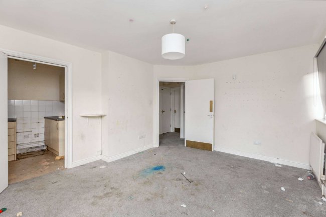 107 High Street, Witney, Oxfordshire, OX28 6HY 5