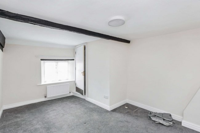 107 High Street, Witney, Oxfordshire, OX28 6HY 5