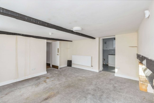 107 High Street, Witney, Oxfordshire, OX28 6HY 5