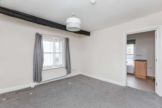 107 High Street, Witney, Oxfordshire, OX28 6HY 5