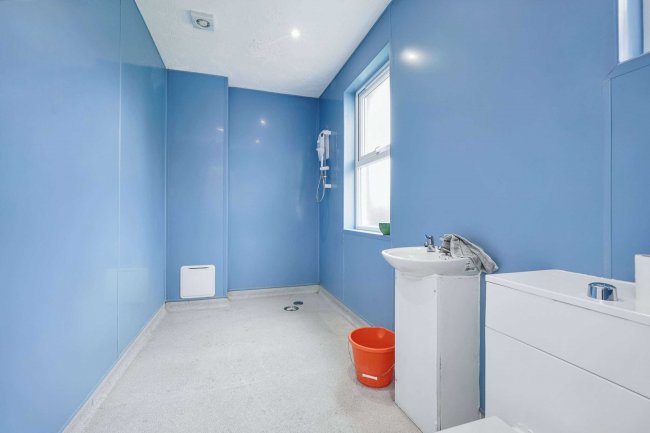 63 Romney Road, Ashford, Kent, TN24 0RR 1