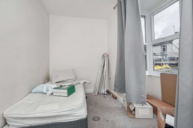 63 Romney Road, Ashford, Kent, TN24 0RR 1