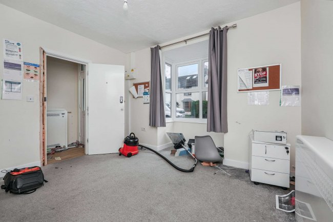 63 Romney Road, Ashford, Kent, TN24 0RR 1